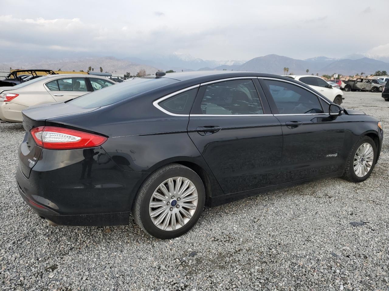 2016 Ford Fusion VIN 3FA6P0LU5GR305417 Copart auction photo, front end / rear end damage thumbnail 3