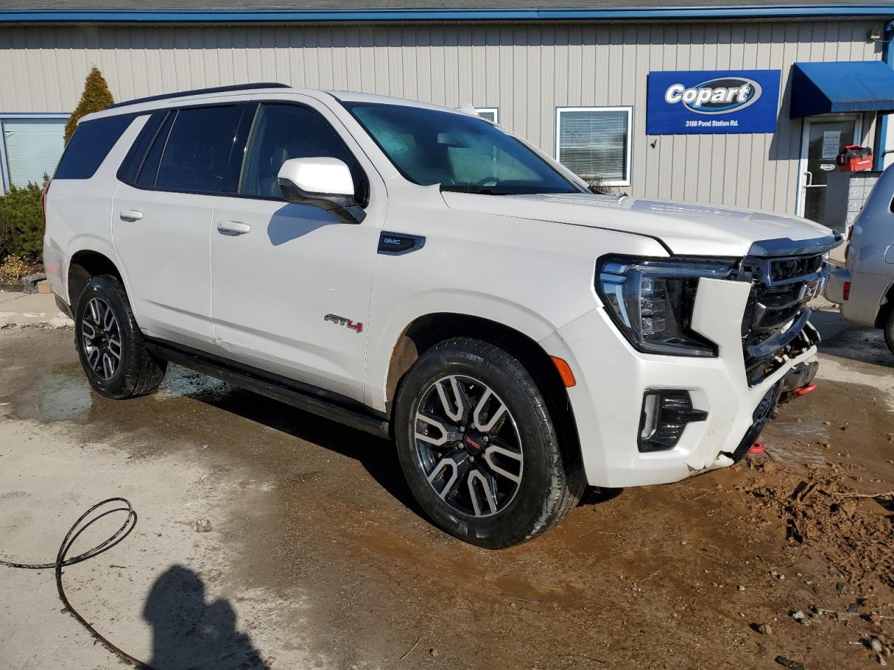 2021 GMC Yukon VIN 1GKS2CKD1MR285818 Copart auction photo, front end / undercarriage damage thumbnail 4