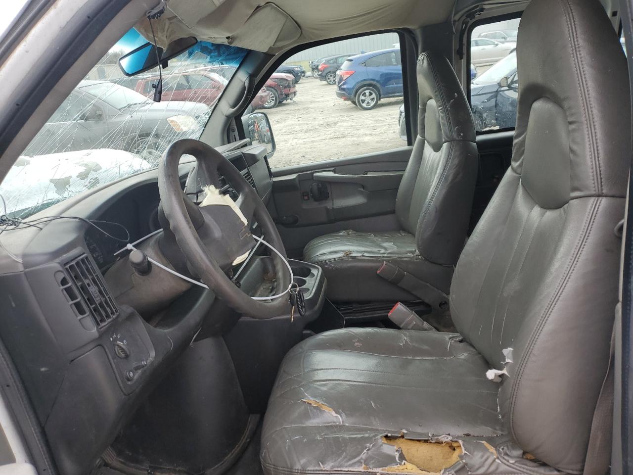 2005 Chevrolet Express VIN 1GCHG35U351116886 Copart auction photo, front end / rear end damage thumbnail 7