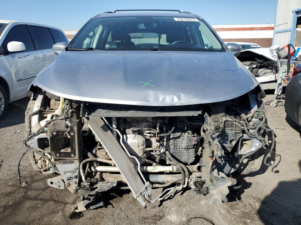 2020 Chrysler Pacifica VIN 2C4RC1BGXLR269051 Copart auction photo, front end damage thumbnail 5