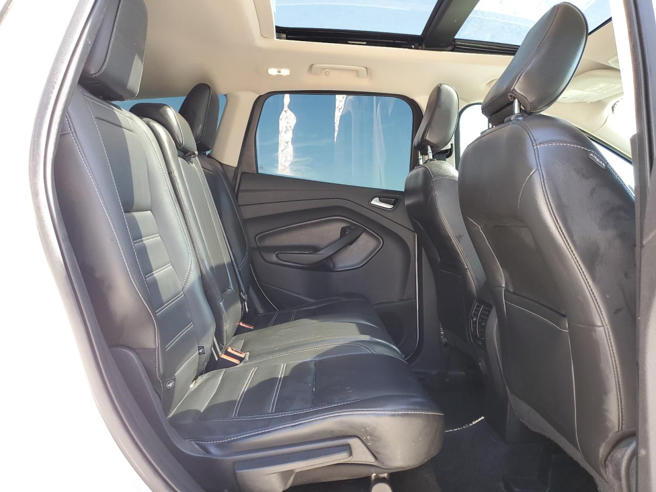 2019 Ford Escape VIN 1FMCU0HD1KUA53905 Copart auction photo, rear end / minor dent/scratches damage thumbnail 11