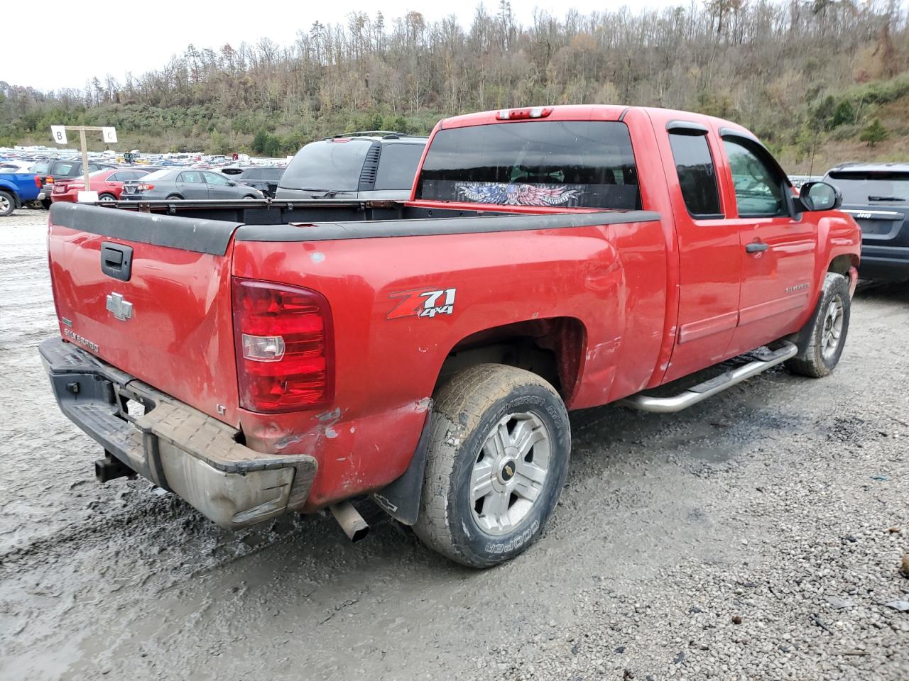 2010 Chevrolet Silverado VIN 1GCSKSE33AZ285968 Copart auction photo, front end / rear end damage thumbnail 3