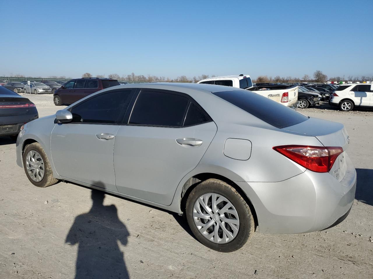2019 Toyota Corolla VIN 2T1BURHE3KC176311 Copart auction photo, side / rear end damage thumbnail 2
