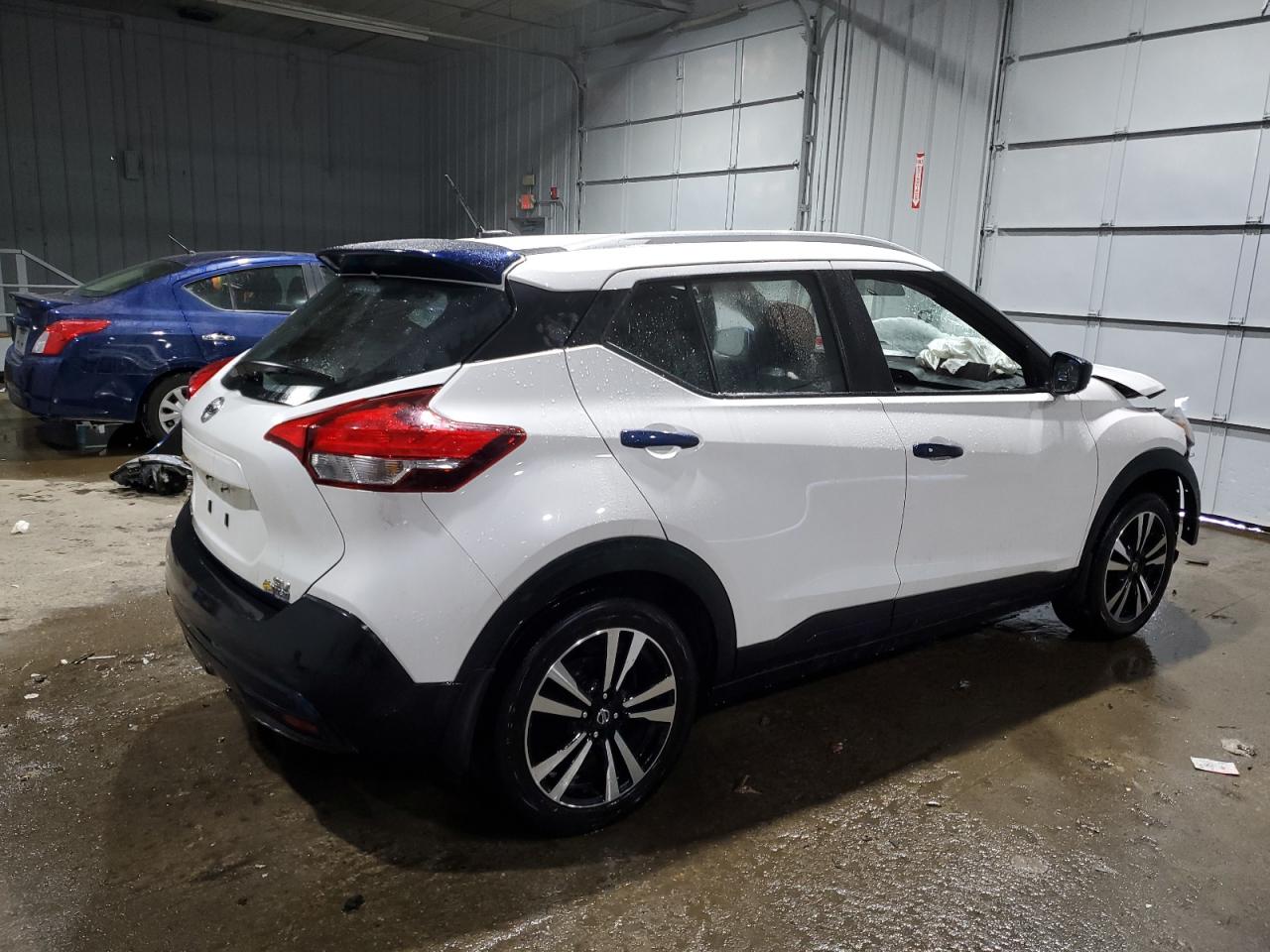 2018 Nissan Kicks VIN 3N1CP5CU8JL516599 Copart auction photo, front end / minor dent/scratches damage thumbnail 3