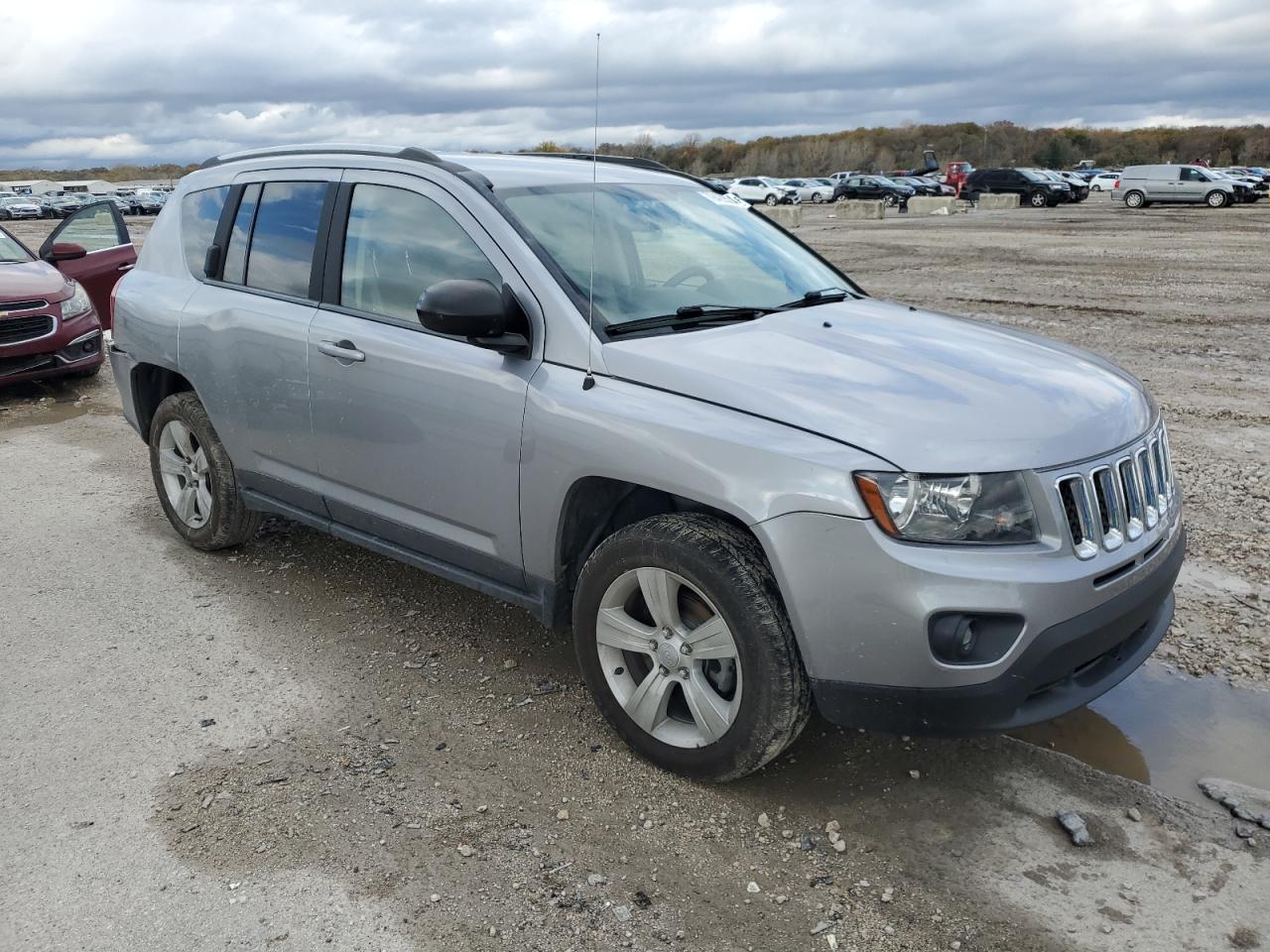 2016 Jeep Compass VIN 1C4NJCBA6GD559954 Copart auction photo, rear end / minor dent/scratches damage thumbnail 4