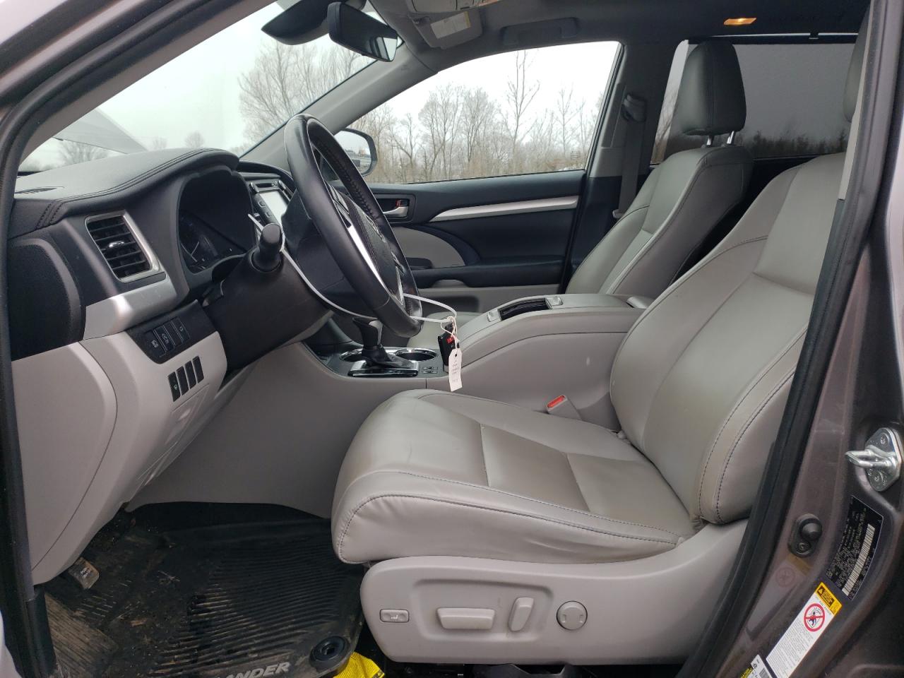 2019 Toyota Highlander VIN 5TDJZRFH3KS583109 Copart auction photo, undercarriage damage thumbnail 7