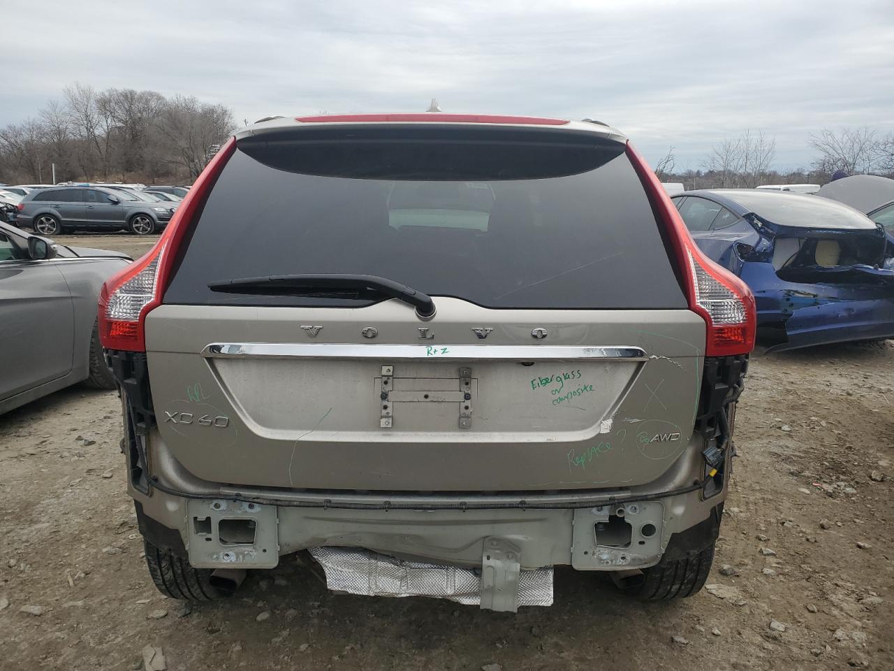 2015 Volvo XC60 VIN YV4940RD1F2591614 Copart auction photo, rear end damage thumbnail 6
