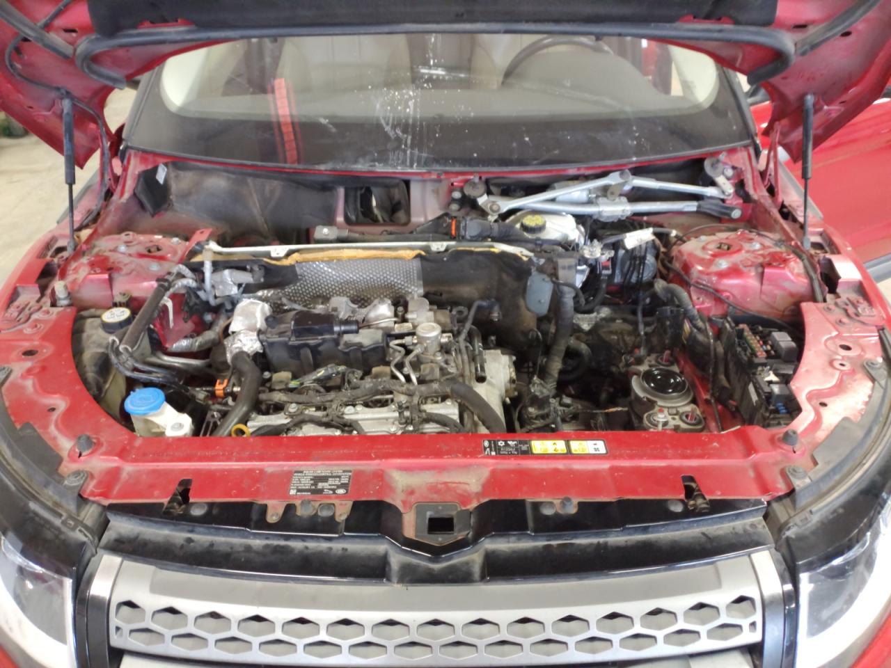 2019 Land Rover Range Rover VIN SALVP2RX9KH349443 Copart auction photo, burn - engine / minor dent/scratches damage thumbnail 12