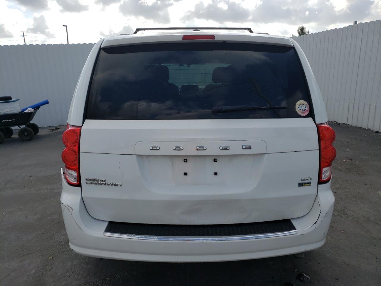 2016 Dodge Caravan VIN 2C4RDGCG1GR334048 Copart auction photo, all over damage thumbnail 6