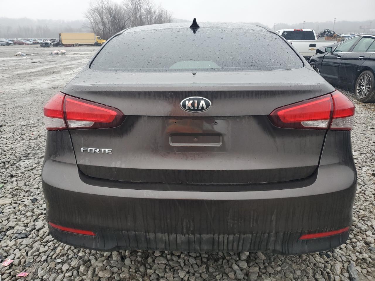 2017 KIA Forte VIN 3KPFK4A78HE135978 Copart auction photo, front end damage thumbnail 6