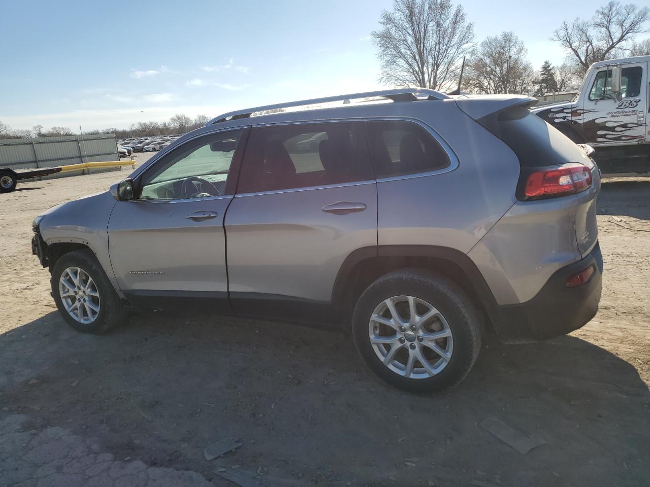 2018 Jeep Grand Cherokee VIN 1C4PJLLB5JD557748 Copart auction photo, front end damage thumbnail 2