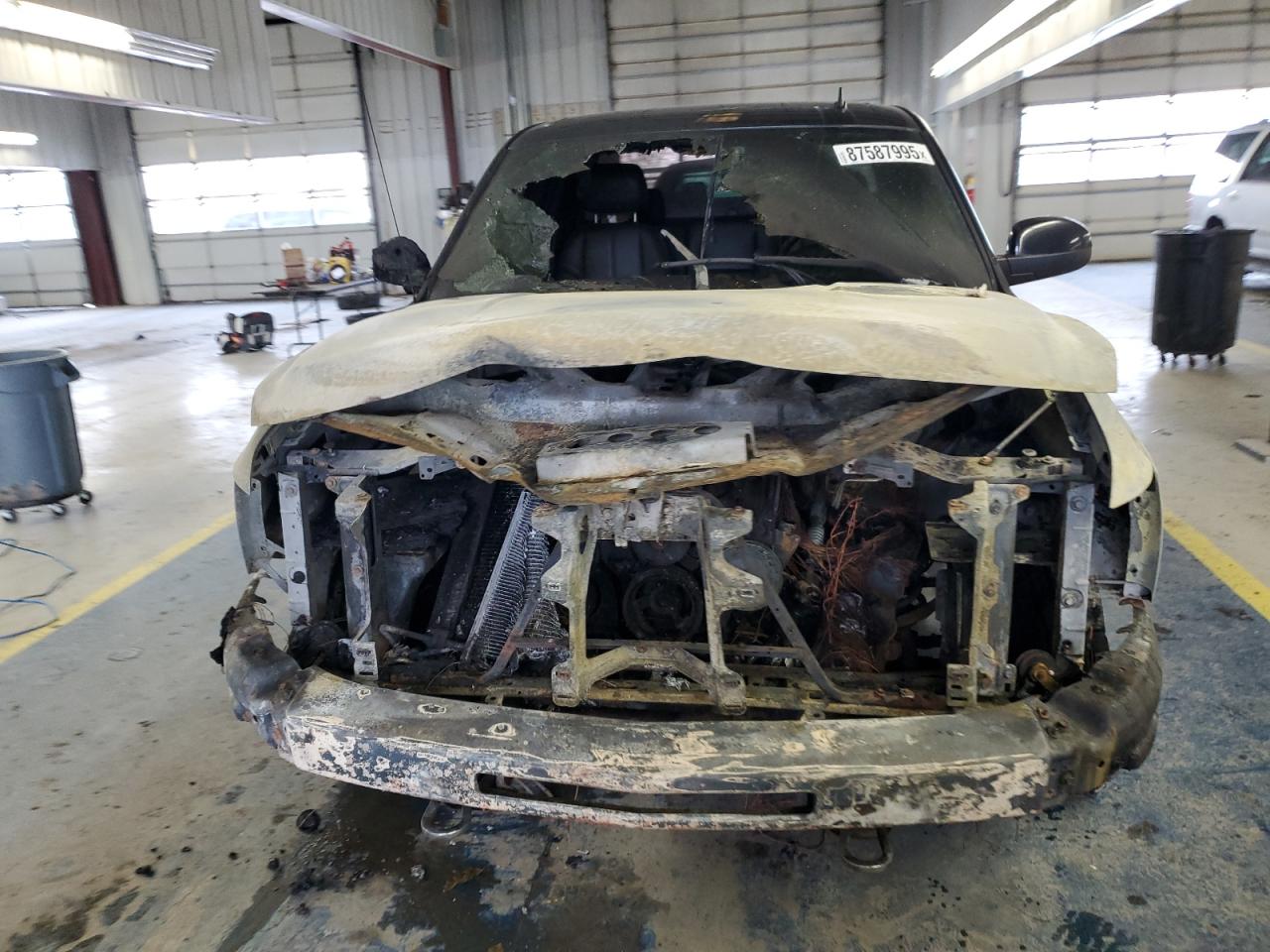 2011 Chevrolet Silverado VIN 1GCRKTE39BZ105155 Copart auction photo, burn - engine / burn - interior damage thumbnail 5