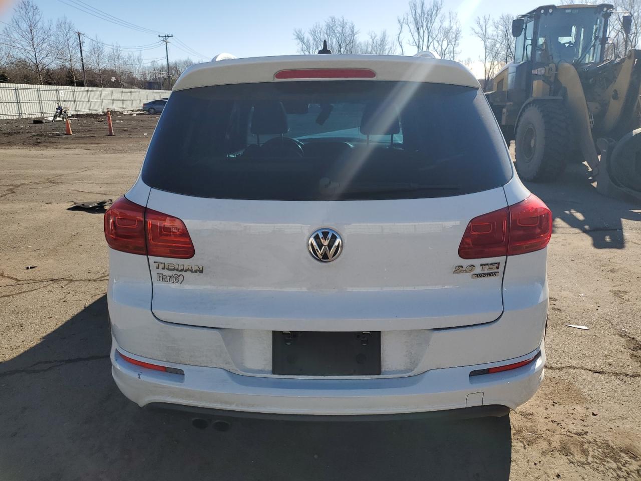 2015 Volkswagen Tiguan VIN WVGBV7AX9FW075456 Copart auction photo, front end damage thumbnail 6