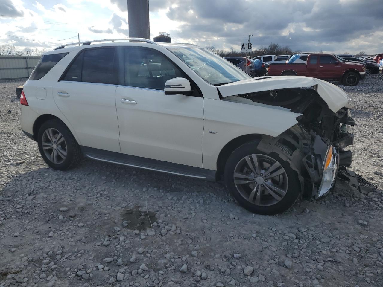 2012 Mercedes-Benz M-klasse VIN 4JGDA5HB4CA001020 Copart auction photo, front end damage thumbnail 4