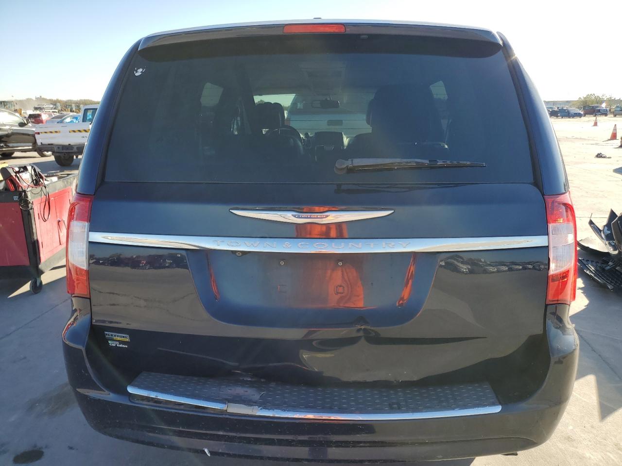 2015 Chrysler Town & Country VIN 2C4RC1BG9FR715159 Copart auction photo, front end damage thumbnail 6