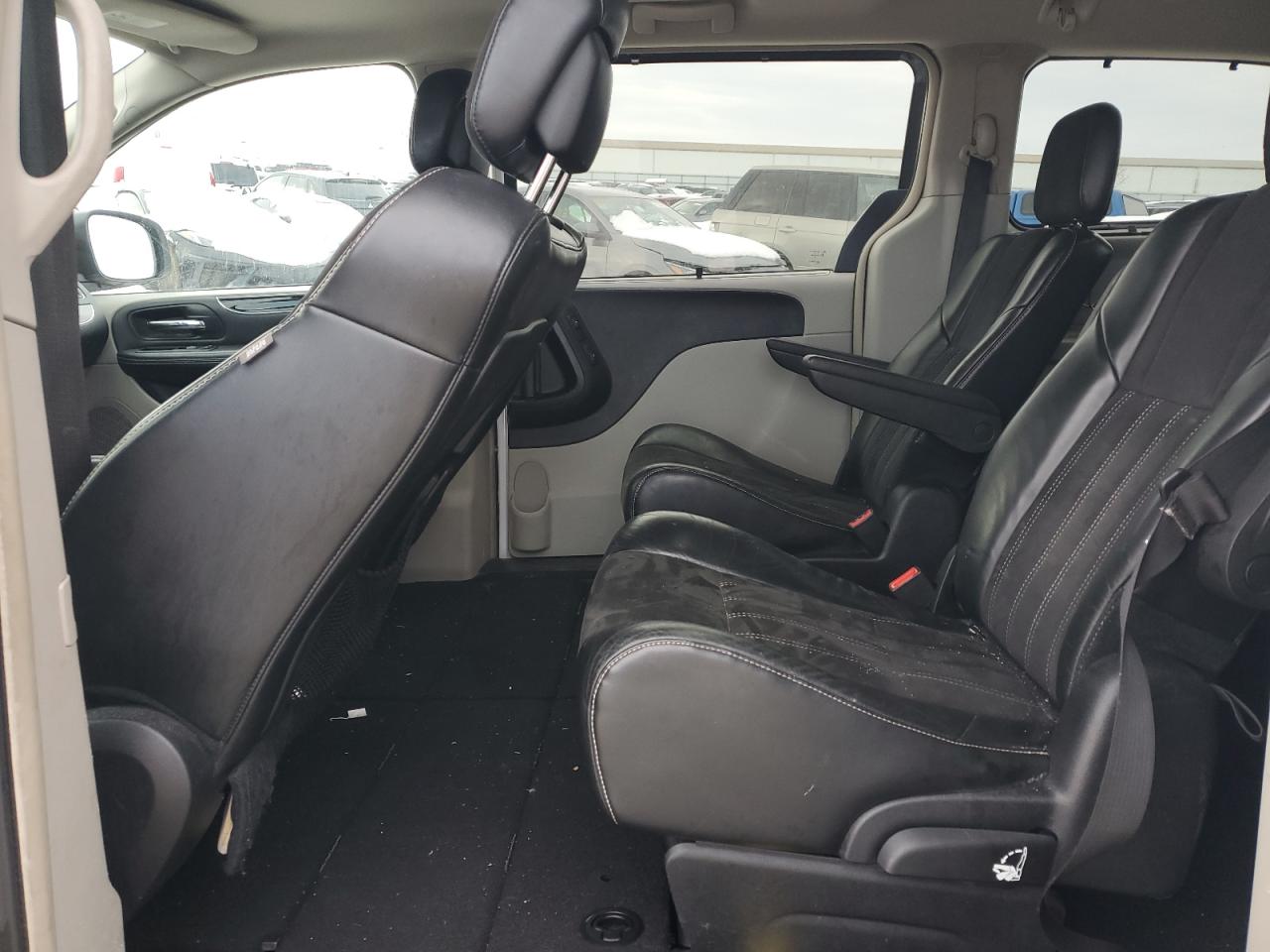 2016 Chrysler Town & Country VIN 2C4RC1JG1GR254218 Copart auction photo, front end / side damage thumbnail 11