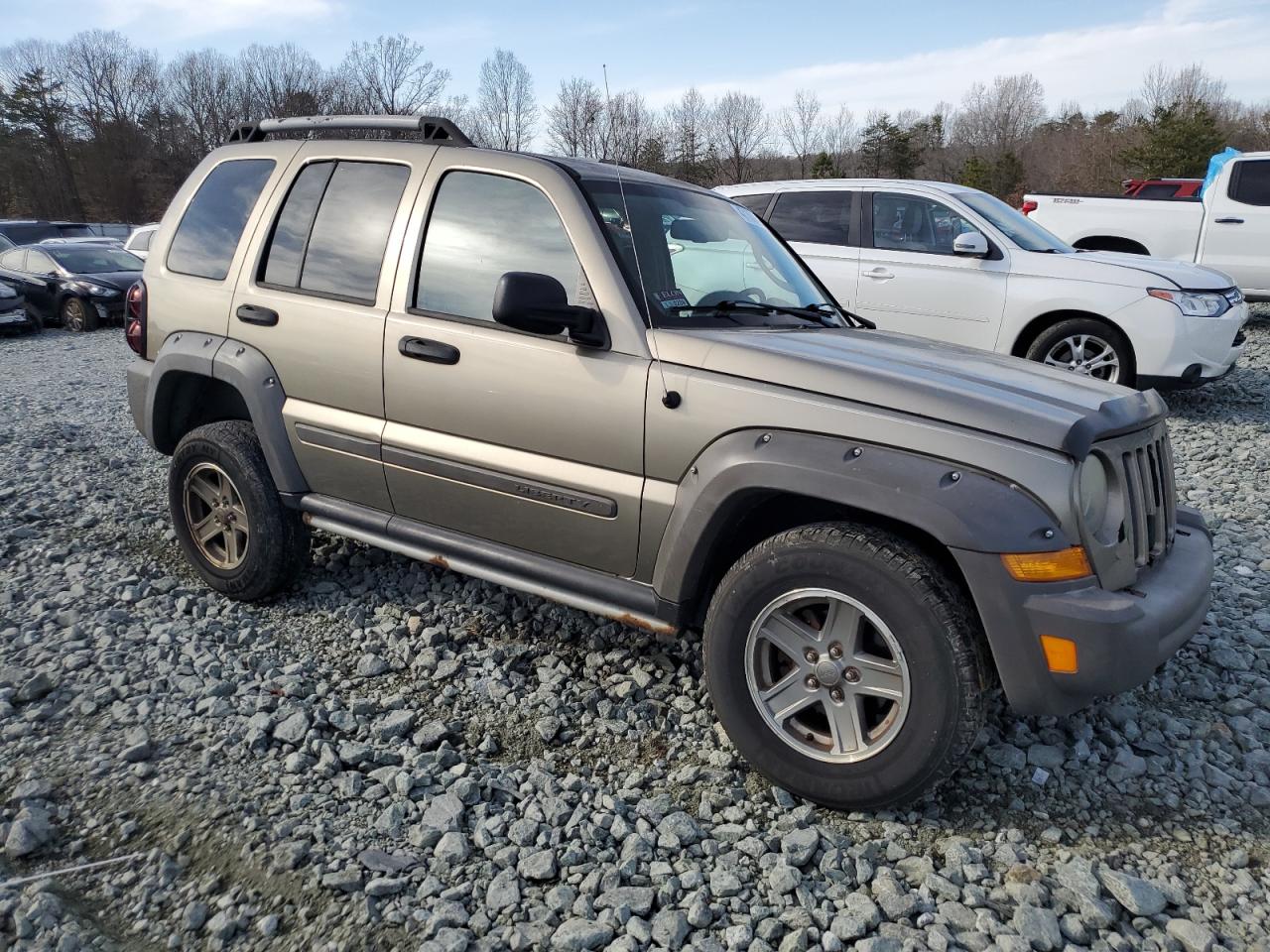 2006 Jeep Liberty (North America) VIN 1J4GL38KX6W126993 Copart auction photo, front end / minor dent/scratches damage thumbnail 4