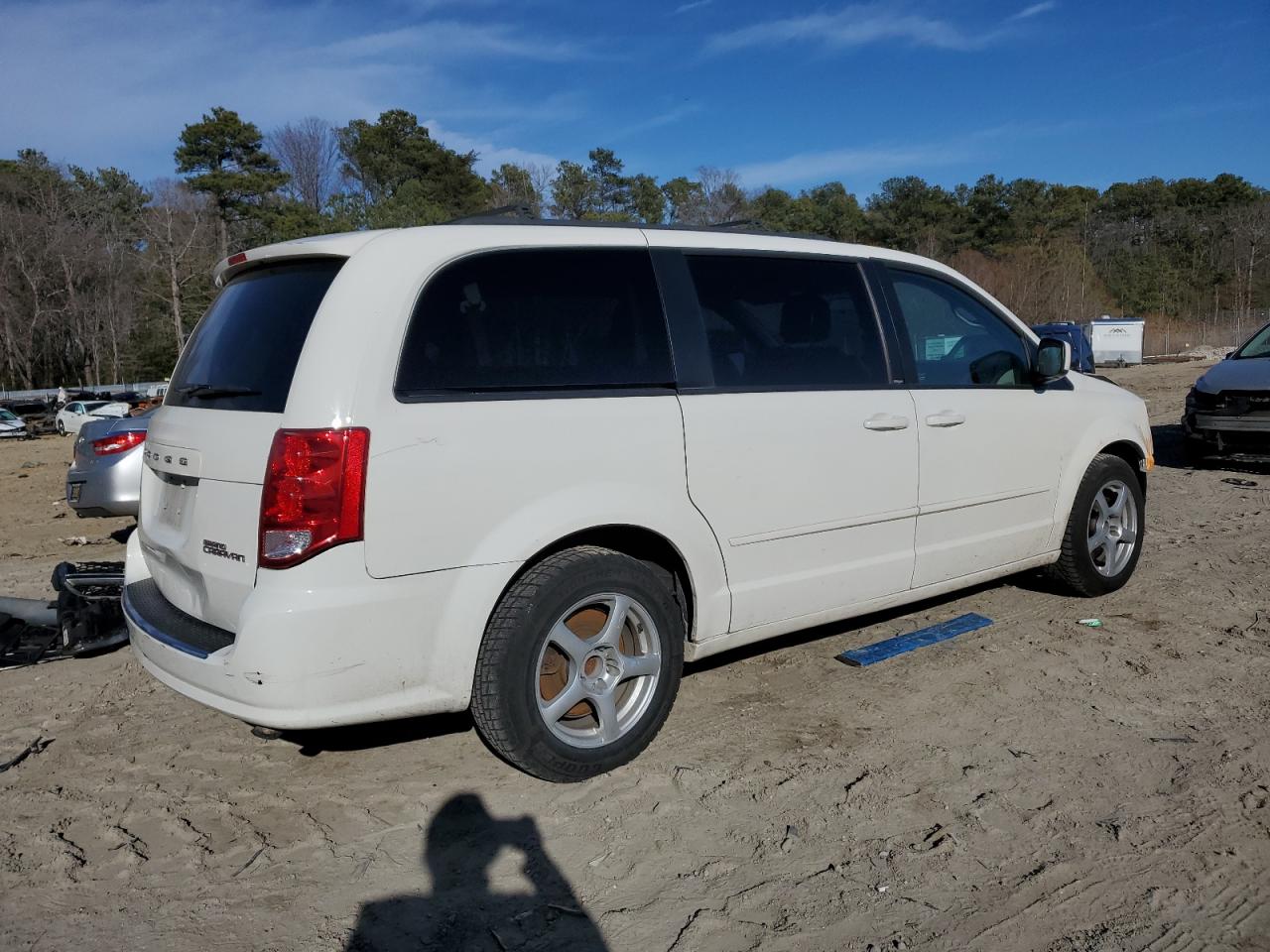 2013 Dodge Caravan VIN 2C4RDGCG4DR601274 Copart auction photo, front end / minor dent/scratches damage thumbnail 3