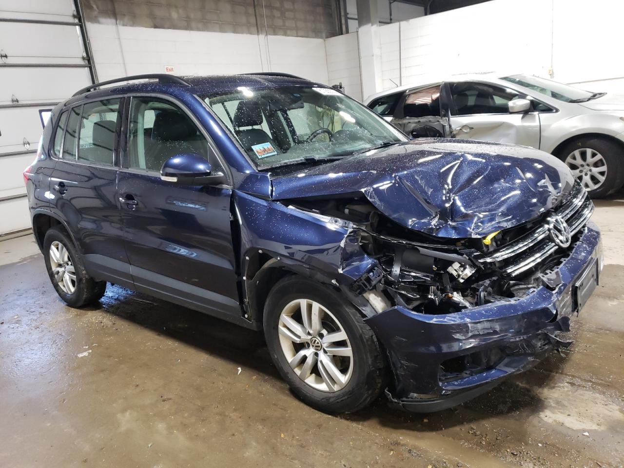2016 Volkswagen Tiguan VIN WVGBV7AX3GW590809 Copart auction photo, front end damage thumbnail 4