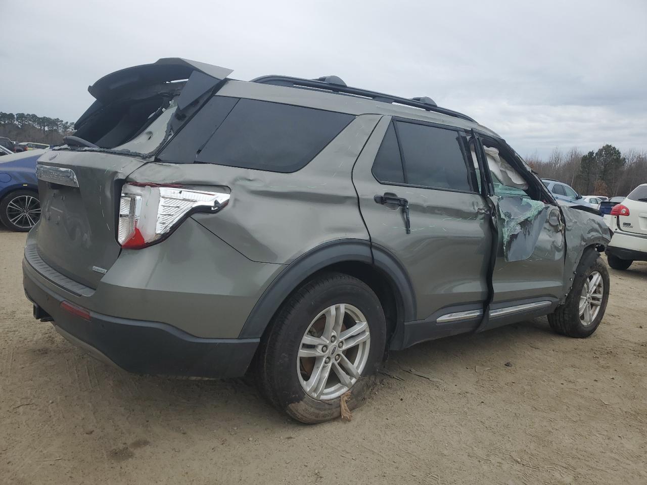 2020 Ford Explorer VIN 1FMSK7DH3LGC42719 Copart auction photo, all over damage thumbnail 3