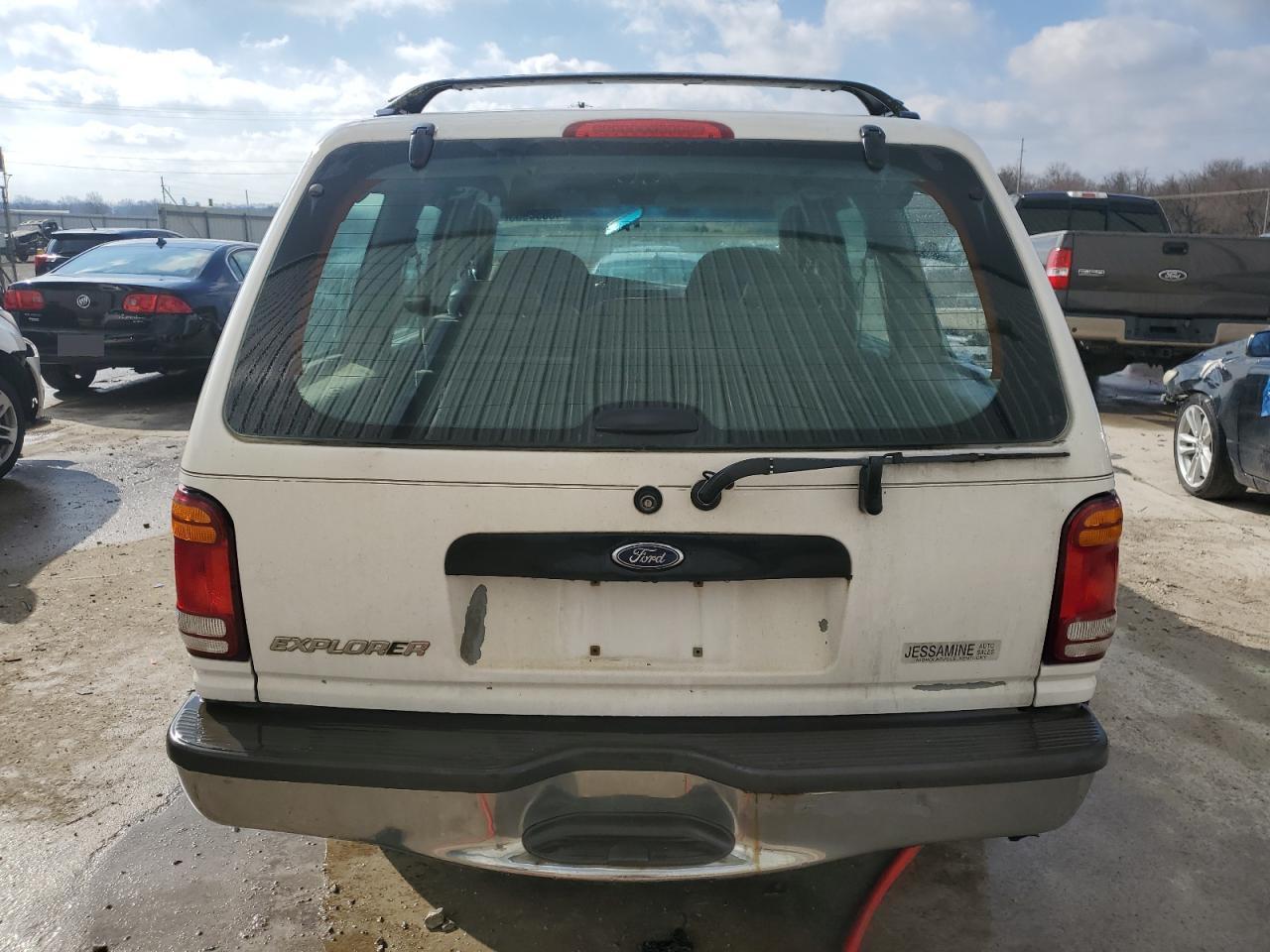1998 Ford Explorer VIN 1FMZU34X0WUC34169 Copart auction photo, front end / side damage thumbnail 6