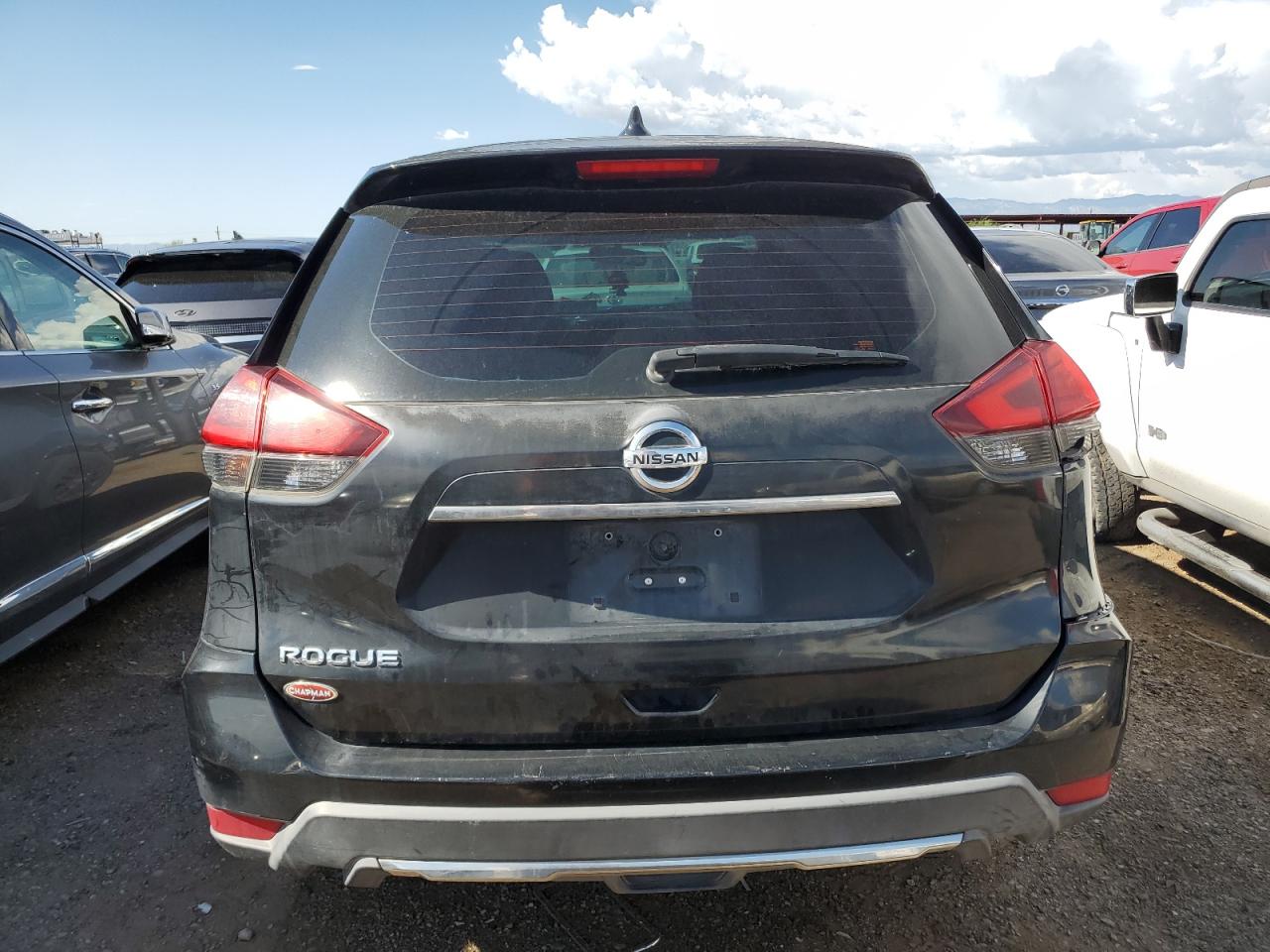2017 Nissan Rogue VIN KNMAT2MT0HP586276 Copart auction photo, side / front end damage thumbnail 6