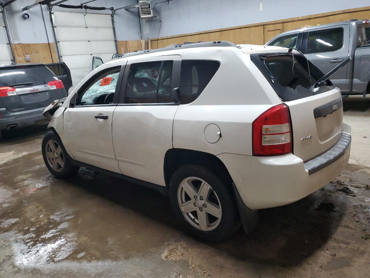 2009 Jeep Compass VIN 1J8FF47B19D137339 Copart auction photo, rollover / undercarriage damage thumbnail 2