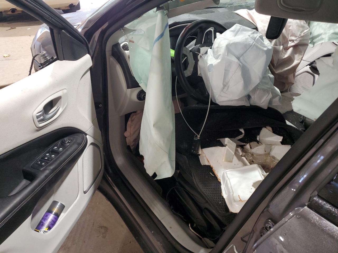2019 Jeep Compass VIN 3C4NJDBB0KT834431 Copart auction photo, side / rollover damage thumbnail 8