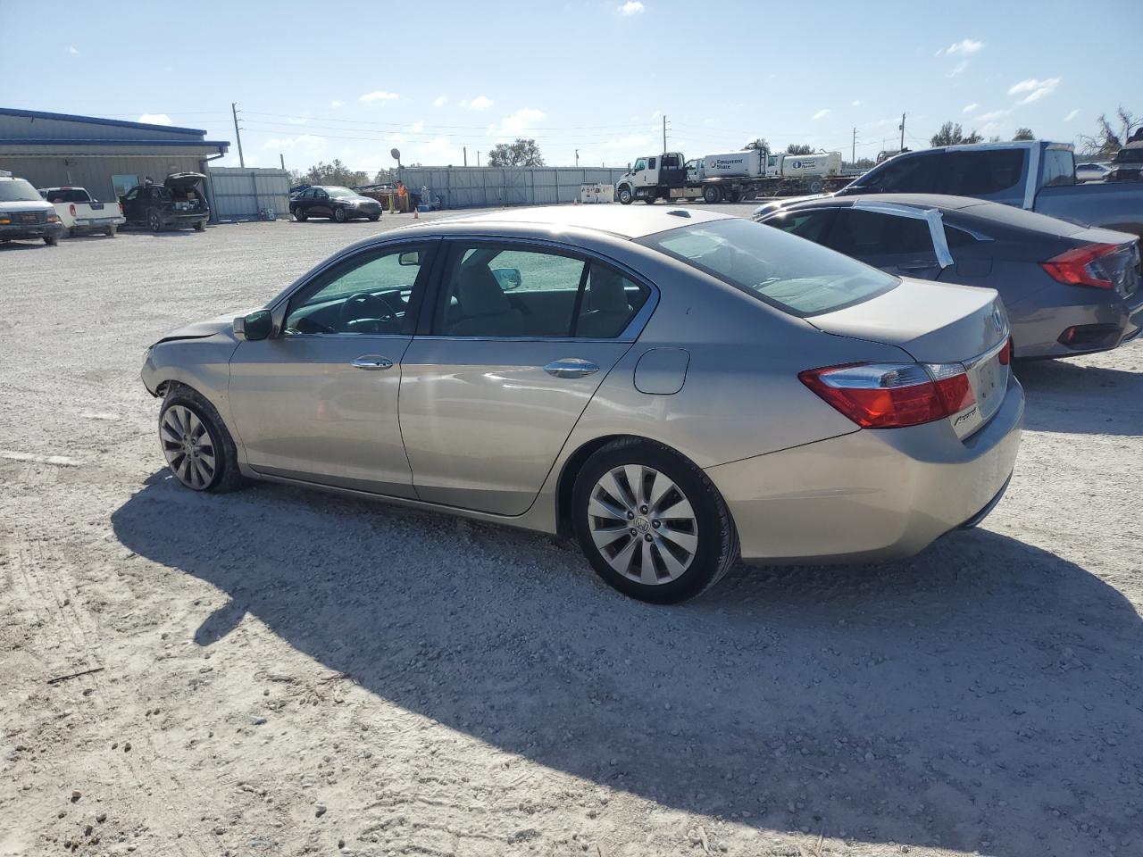 2015 Honda Accord VIN 1HGCR2F88FA171711 Copart auction photo, front end damage thumbnail 2