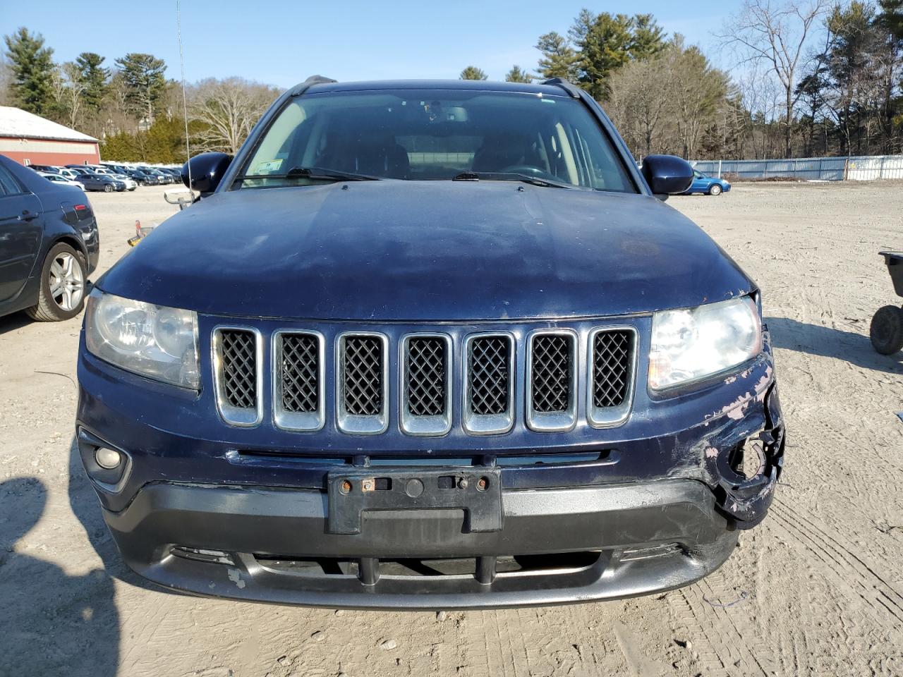 2015 Jeep Compass VIN 1C4NJDEB9FD396449 Copart auction photo, front end / minor dent/scratches damage thumbnail 5