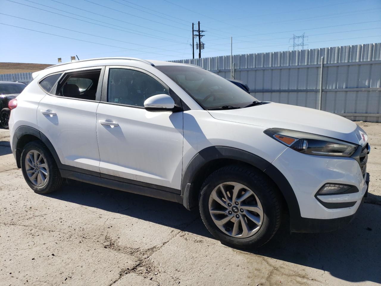 2016 Hyundai Tucson VIN KM8J3CA24GU227056 Copart auction photo, vandalism / hail damage thumbnail 4