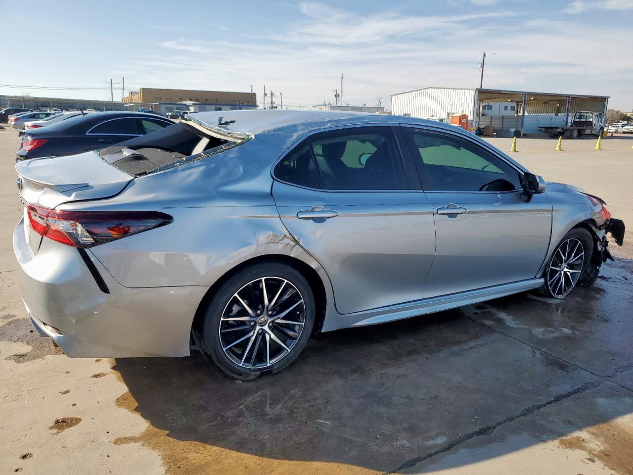 2021 Toyota Camry VIN 4T1G11AK4MU569641 Copart auction photo, rollover damage thumbnail 3