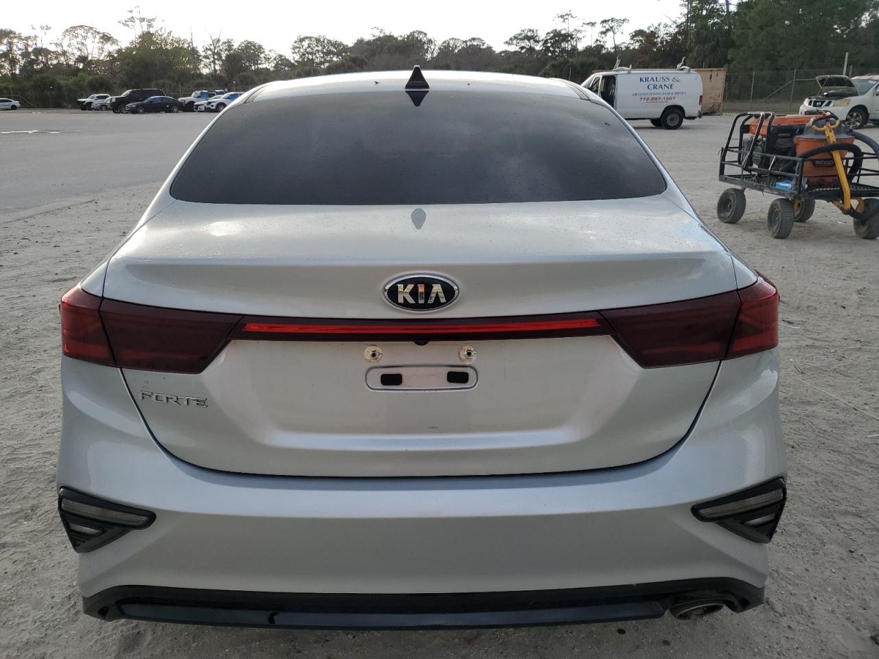 2020 KIA Forte VIN 3KPF24AD4LE213509 Copart auction photo, undercarriage / minor dent/scratches damage thumbnail 6