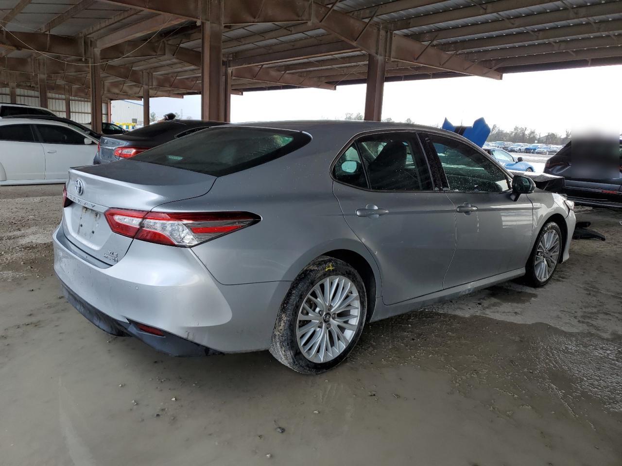 2018 Toyota Camry VIN 4T1B21HK5JU003576 Copart auction photo, front end / minor dent/scratches damage thumbnail 3