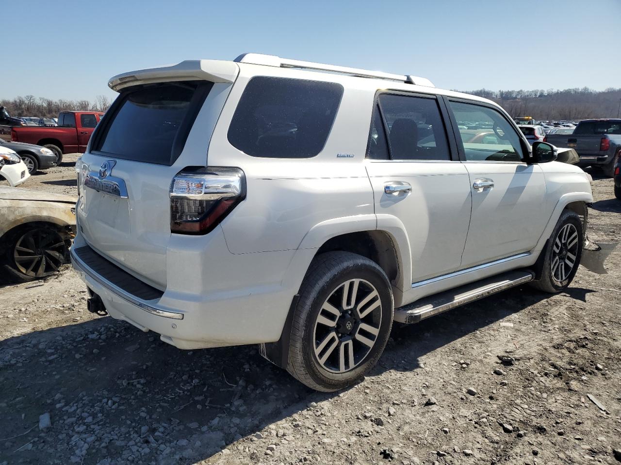 2014 Toyota 4Runner VIN JTEBU5JRXE5196882 Copart auction photo, front end damage thumbnail 3