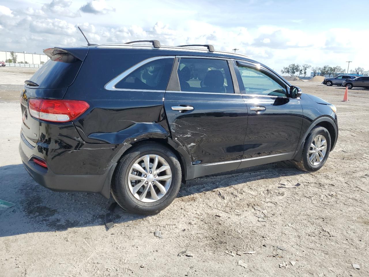 2016 KIA Sorento VIN 5XYPG4A33GG102651 Copart auction photo, rear end / side damage thumbnail 3