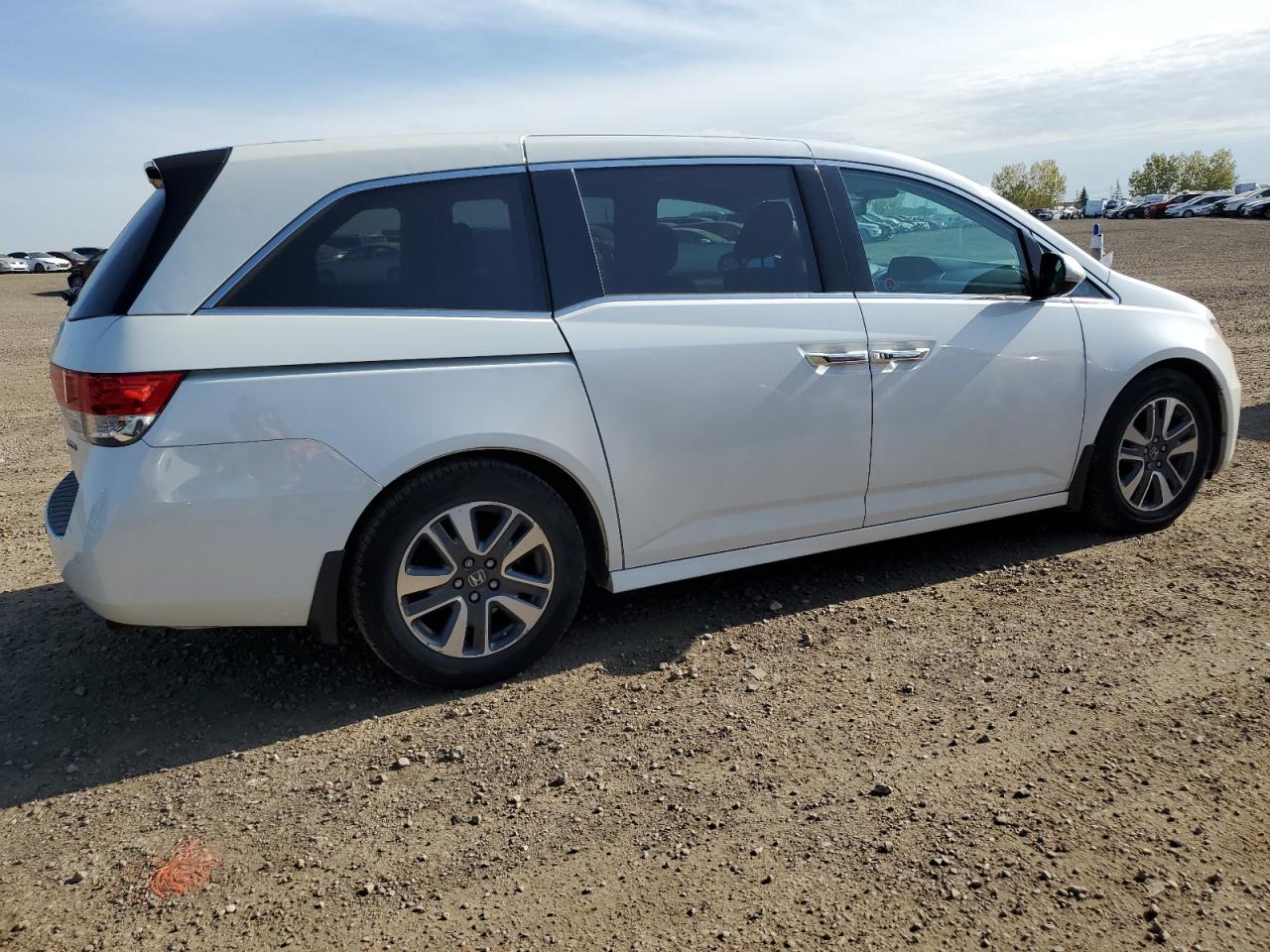 2015 Honda Odyssey VIN 5FNRL5H9XFB512888 Copart auction photo, hail / minor dent/scratches damage thumbnail 3