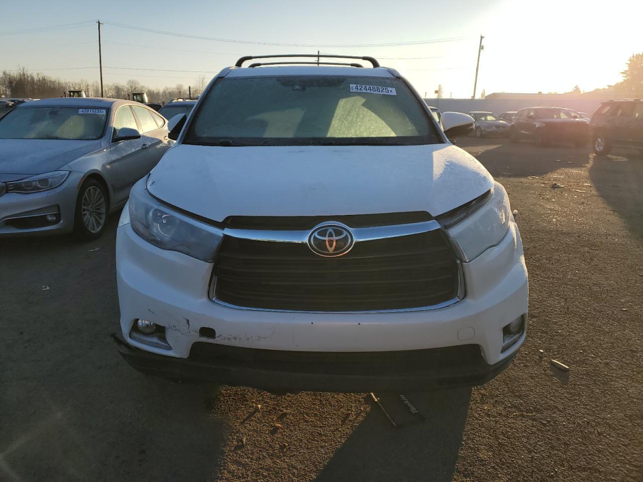 2015 Toyota Highlander VIN 5TDDKRFH3FS121558 Copart auction photo, front end damage thumbnail 5