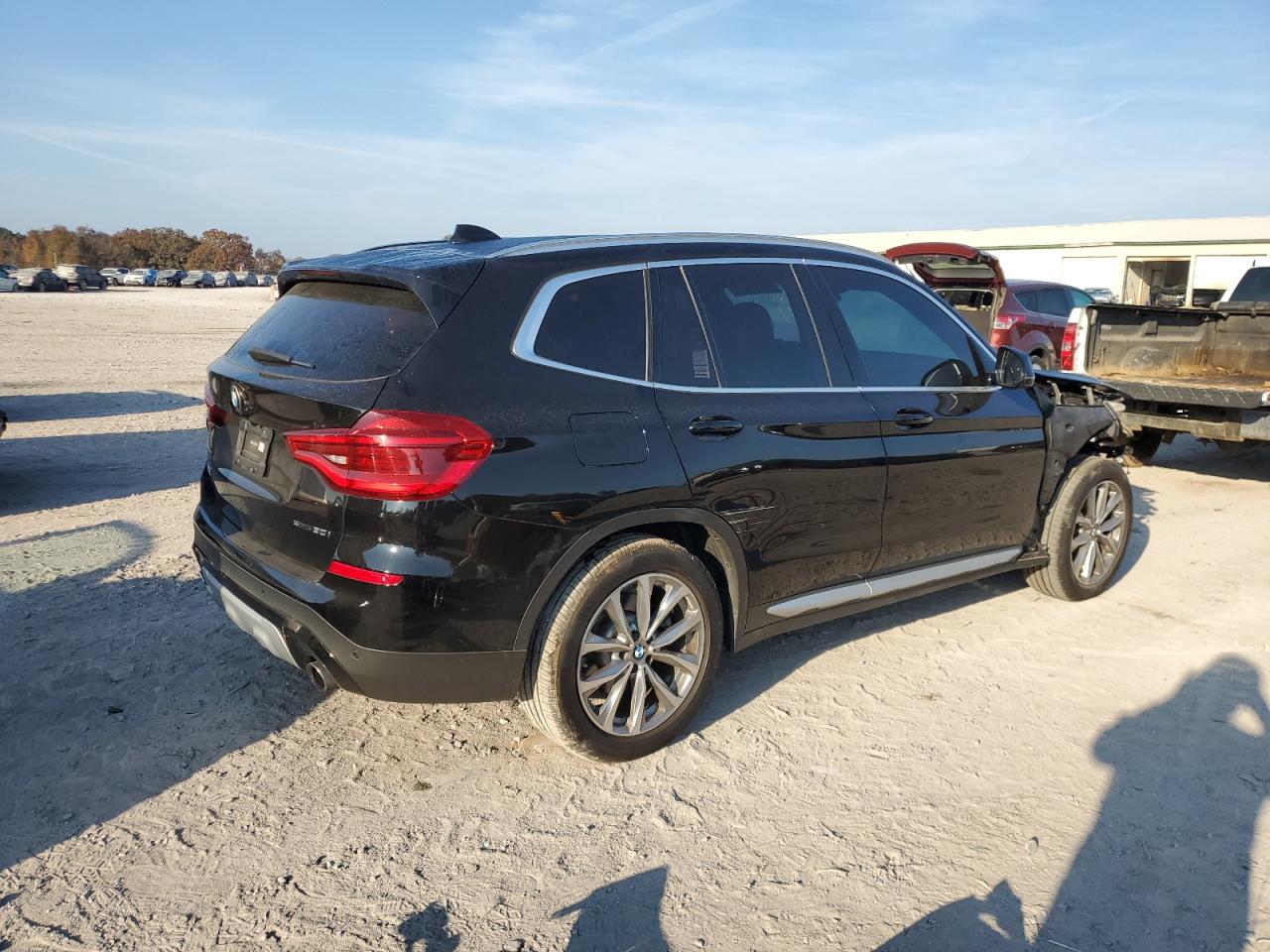 2019 BMW X3 VIN 5UXTR7C59KLF31476 Copart auction photo, front end / minor dent/scratches damage thumbnail 3