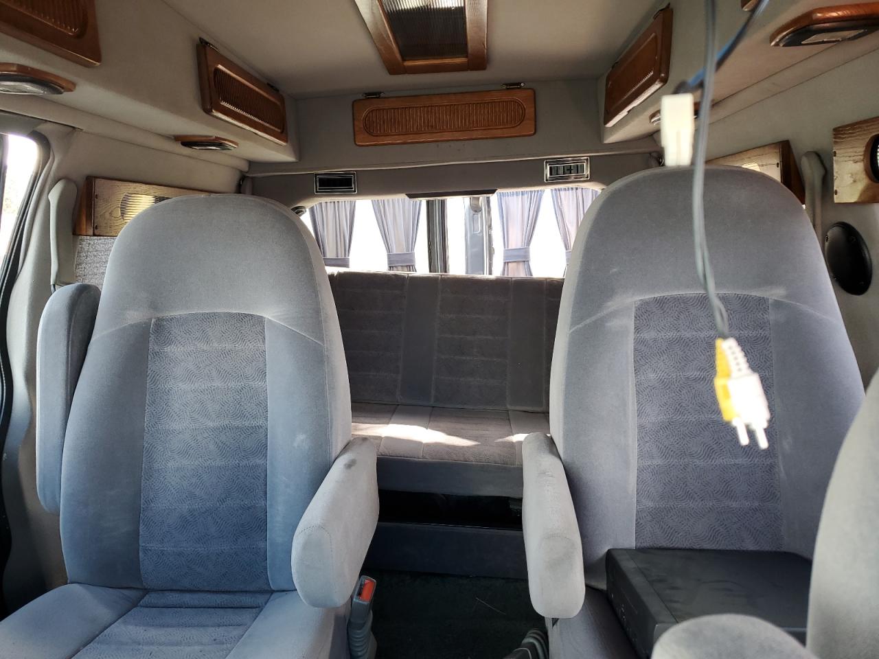 2000 Chevrolet Astro VIN 1GBDM19W6YB176154 Copart auction photo, all over damage thumbnail 10