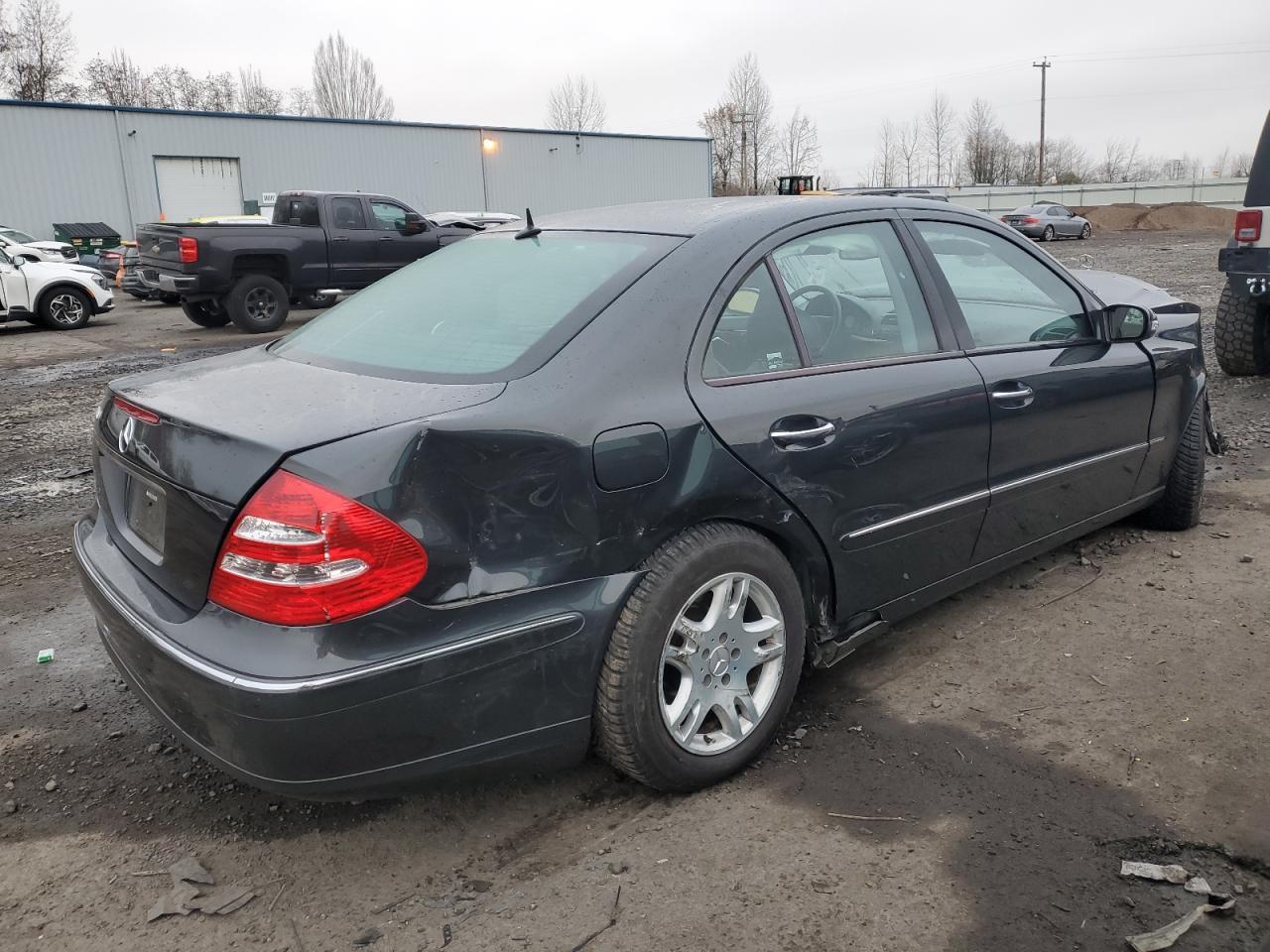 2004 Mercedes-Benz E-klasse VIN WDBUF65J54A504692 Copart auction photo, all over / undercarriage damage thumbnail 3
