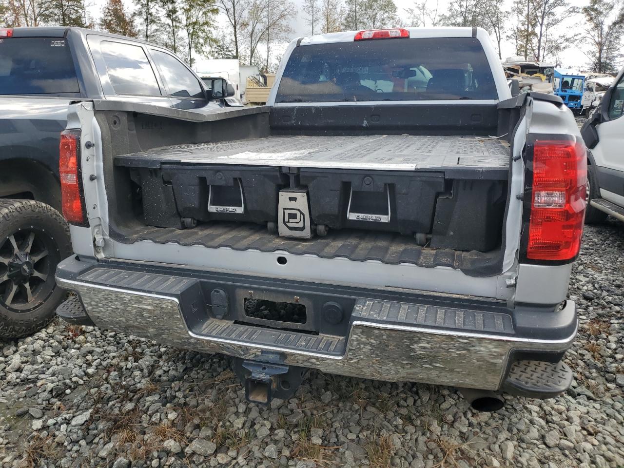 2017 Chevrolet Silverado VIN 1GC2KUEG9HZ392029 Copart auction photo, top/roof / rear end damage thumbnail 6