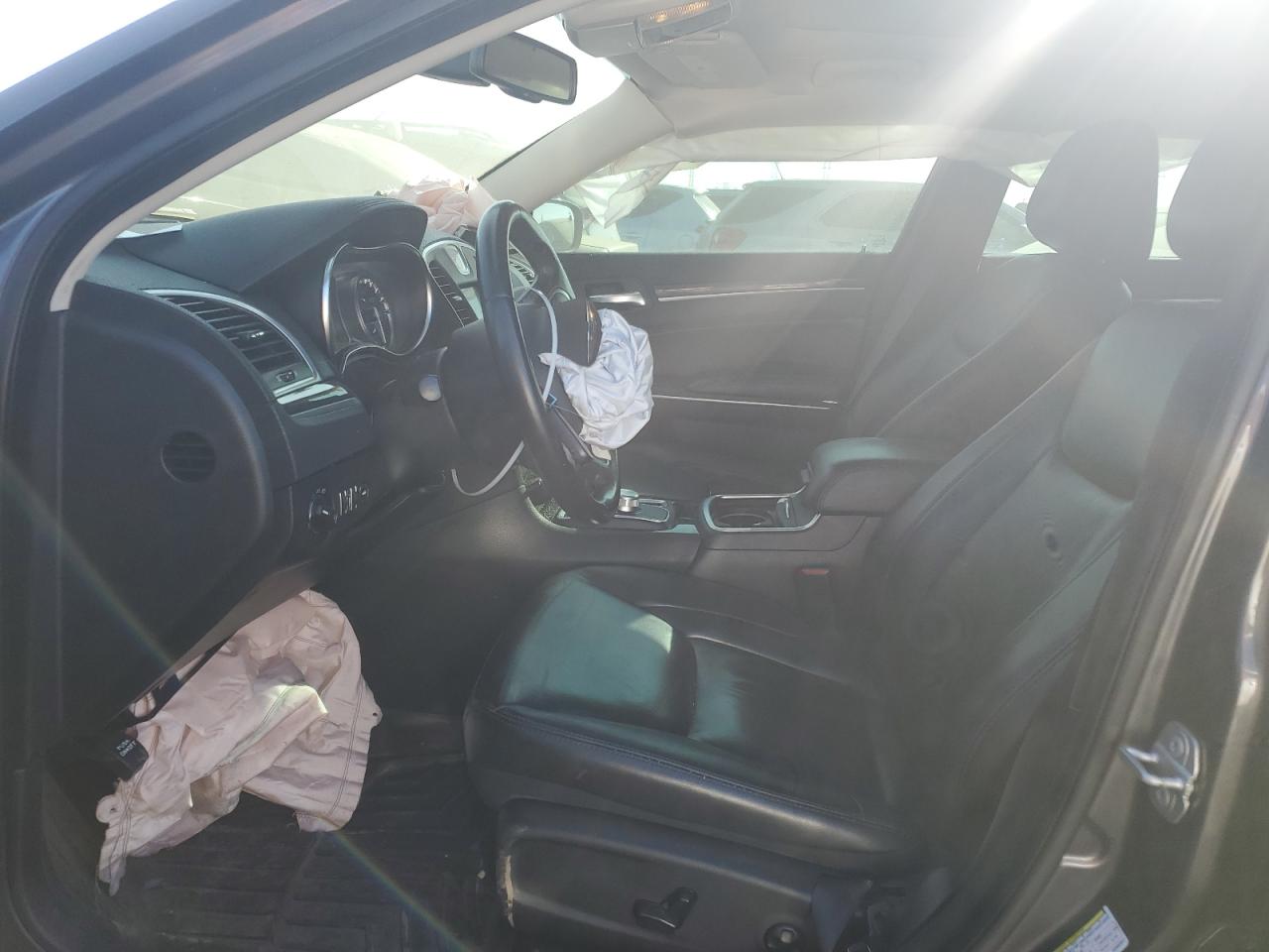 2019 Chrysler 300 VIN 2C3CCARG3KH663947 Copart auction photo, front end / minor dent/scratches damage thumbnail 7