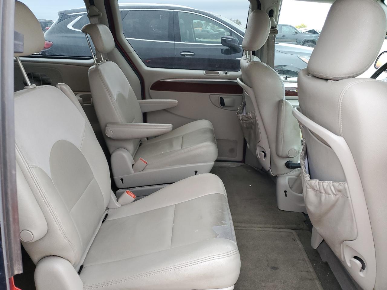 2005 Chrysler Town & Country VIN 2C8GP64L65R538473 Copart auction photo, front end damage thumbnail 11