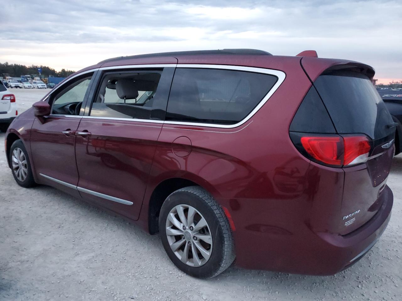 2017 Chrysler Pacifica VIN 2C4RC1BG2HR613656 Copart auction photo, water/flood damage thumbnail 2