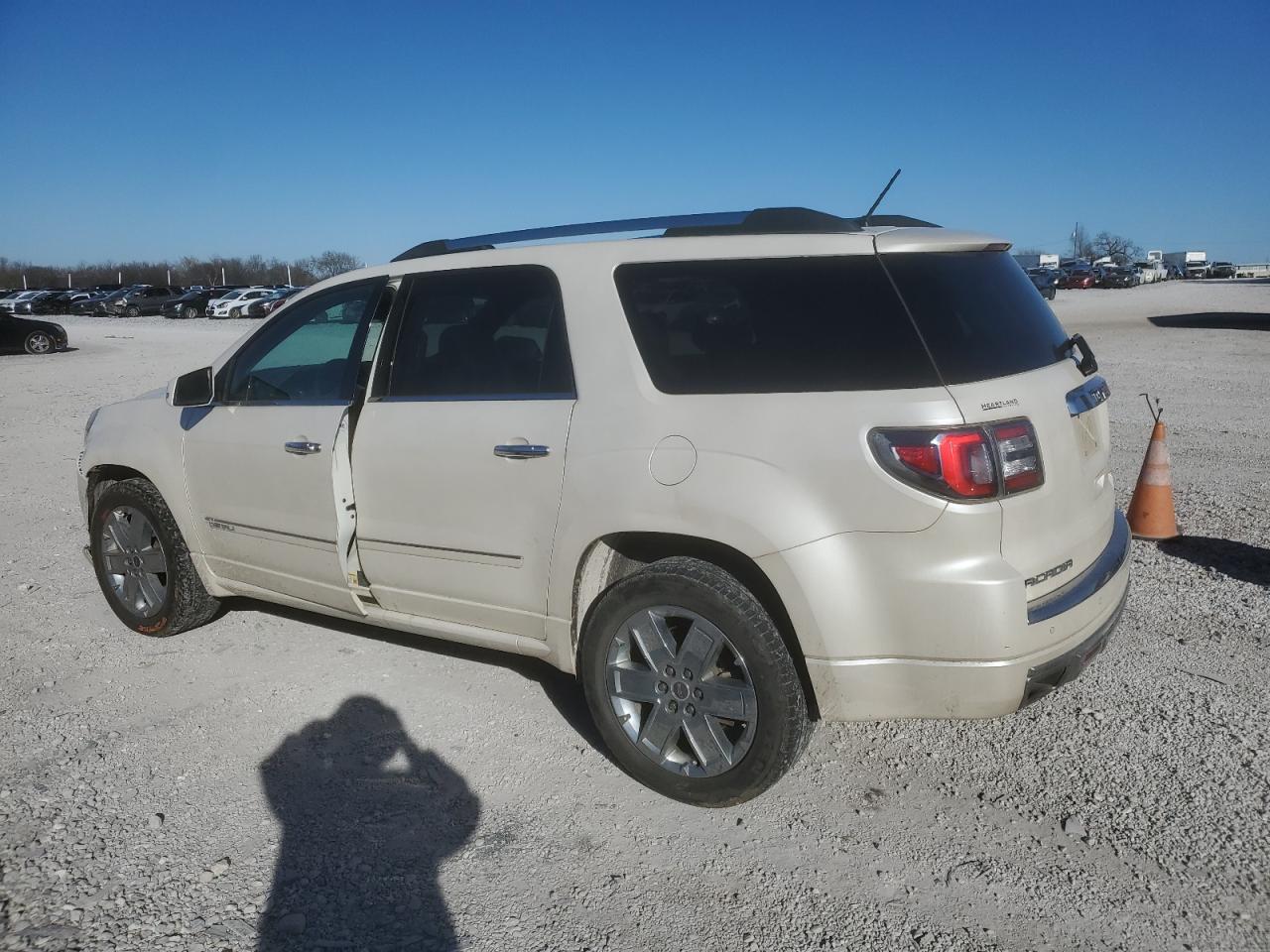 2014 GMC Acadia VIN 1GKKRTKD9EJ326269 Copart auction photo, front end damage thumbnail 2