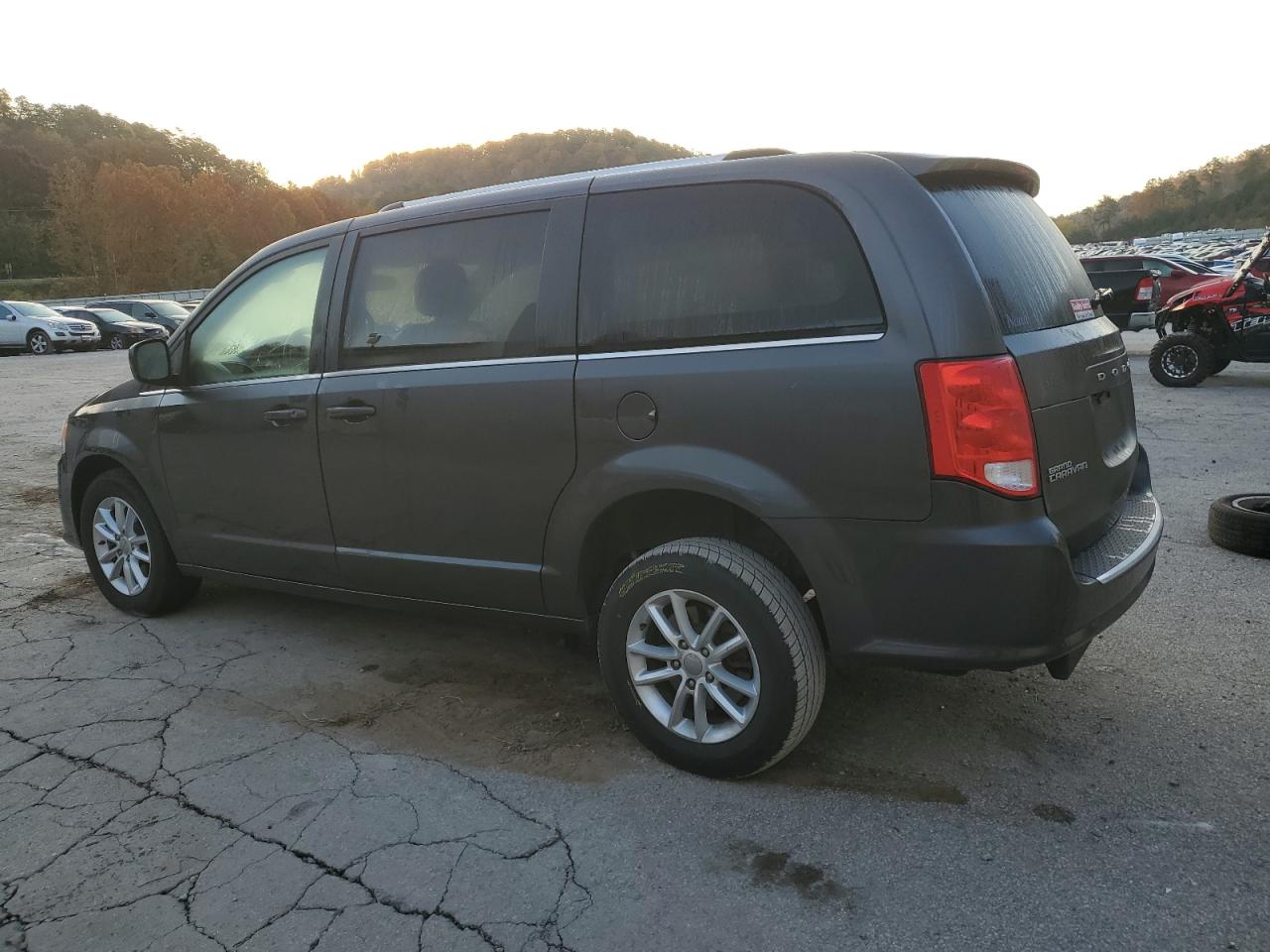 2018 Dodge Caravan VIN 2C4RDGCGXJR207659 Copart auction photo, front end damage thumbnail 2