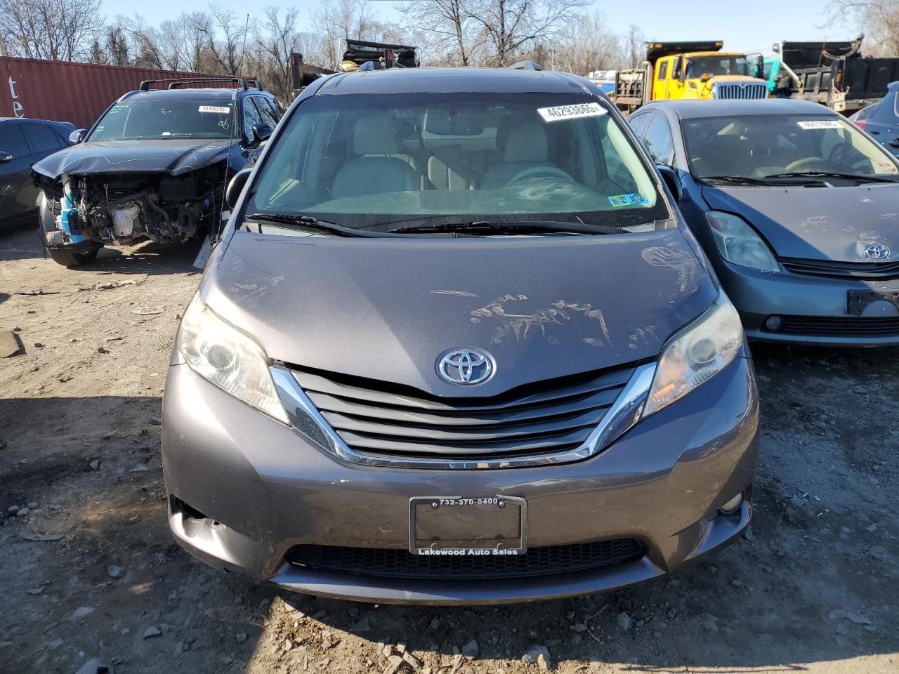2014 Toyota Sienna VIN 5TDYK3DC5ES418643 Copart auction photo, all over damage thumbnail 5