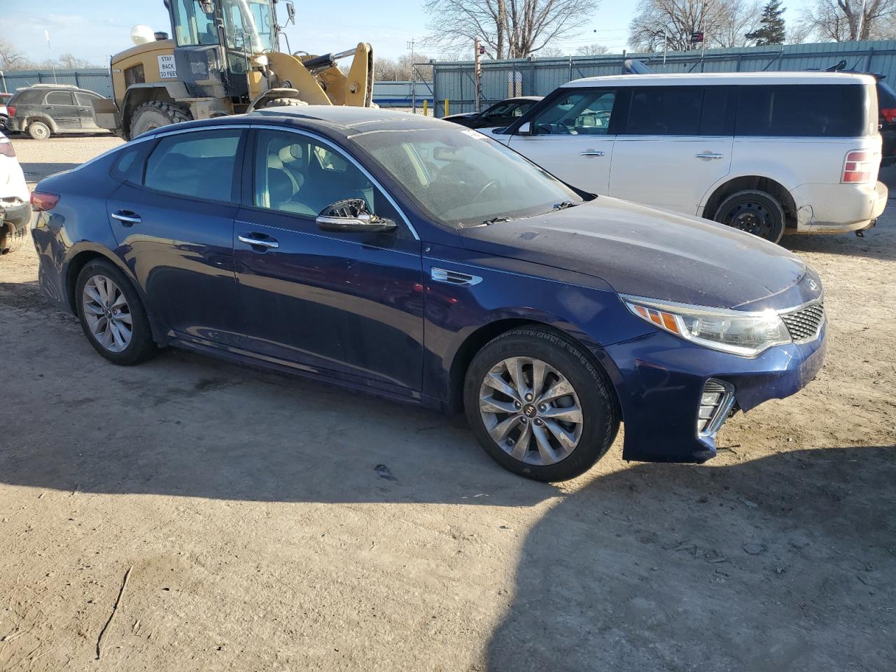 2018 KIA Optima VIN 5XXGT4L34JG249307 Copart auction photo, vandalism / all over damage thumbnail 4