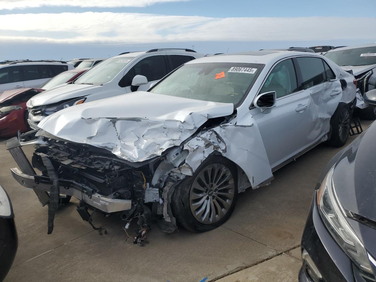 2019 Genesis G90 VIN KMHG34JA2KU053343 - Copart auction photo
